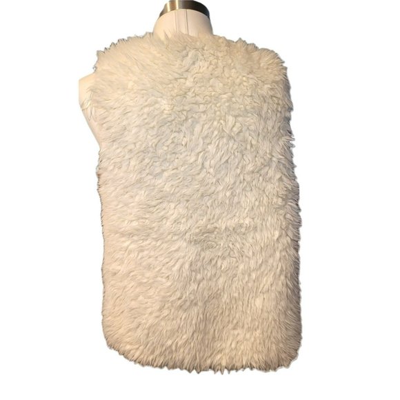 Charlotte Russe White Faux Fur Sherpa Woman's Vest Jacket Small VR1 - Picture 4 of 5